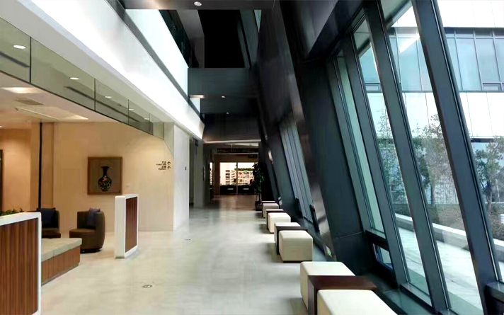 樹脂門“始終不變” 中小企業需將客戶優質服務